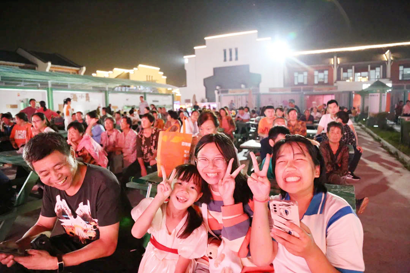 啤酒城、北茶商街“雙節(jié)”活動(dòng)活躍節(jié)日經(jīng)濟(jì)(圖6)